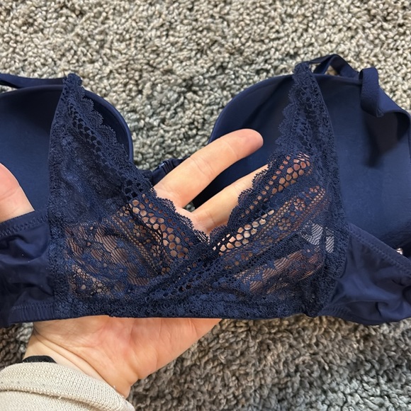 Victoria Secret Navy Blue Lace Trim push-up Bra, 36B - Picture 3 of 7